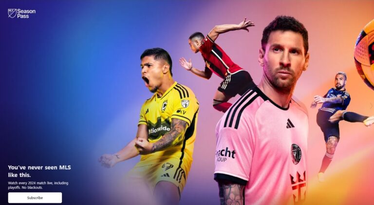 Obraz przedstawia czterech piłkarzy w dynamicznych pozach na kolorowym tle z gradientem, promujący MLS Season Pass z hasłem "You've never seen MLS like this." i opcją subskrypcji.