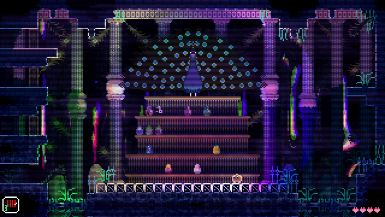 Scena z gry wideo Animal Well w stylu piksel art, przedstawiająca kolorową, podziemną lokację z kolumnami, schodami i platformami, na których umieszczone są przedmioty i roślinność.