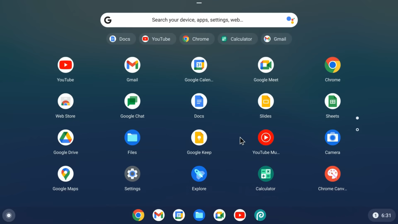Ekran menu aplikacji na komputerze z systemem Chrome OS zawierający ikony i skróty do różnych usług Google, takich jak YouTube, Gmail, Google Drive, Google Maps, a także aplikacje systemowe takie jak Ustawienia czy Aparat. Na dole ekranu znajduje się pasek z zegarem i ikoną menu start.