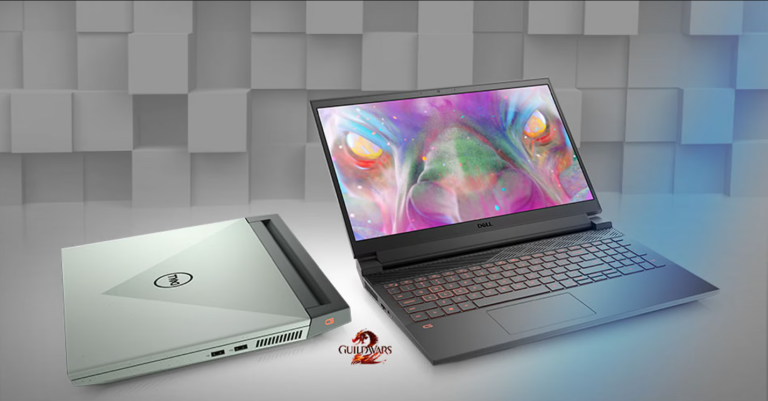 Dwa laptopy marki Dell na geometrycznym tle, jeden z otwartym ekranem wyświetlającym kolorowy, kosmiczny obraz.
