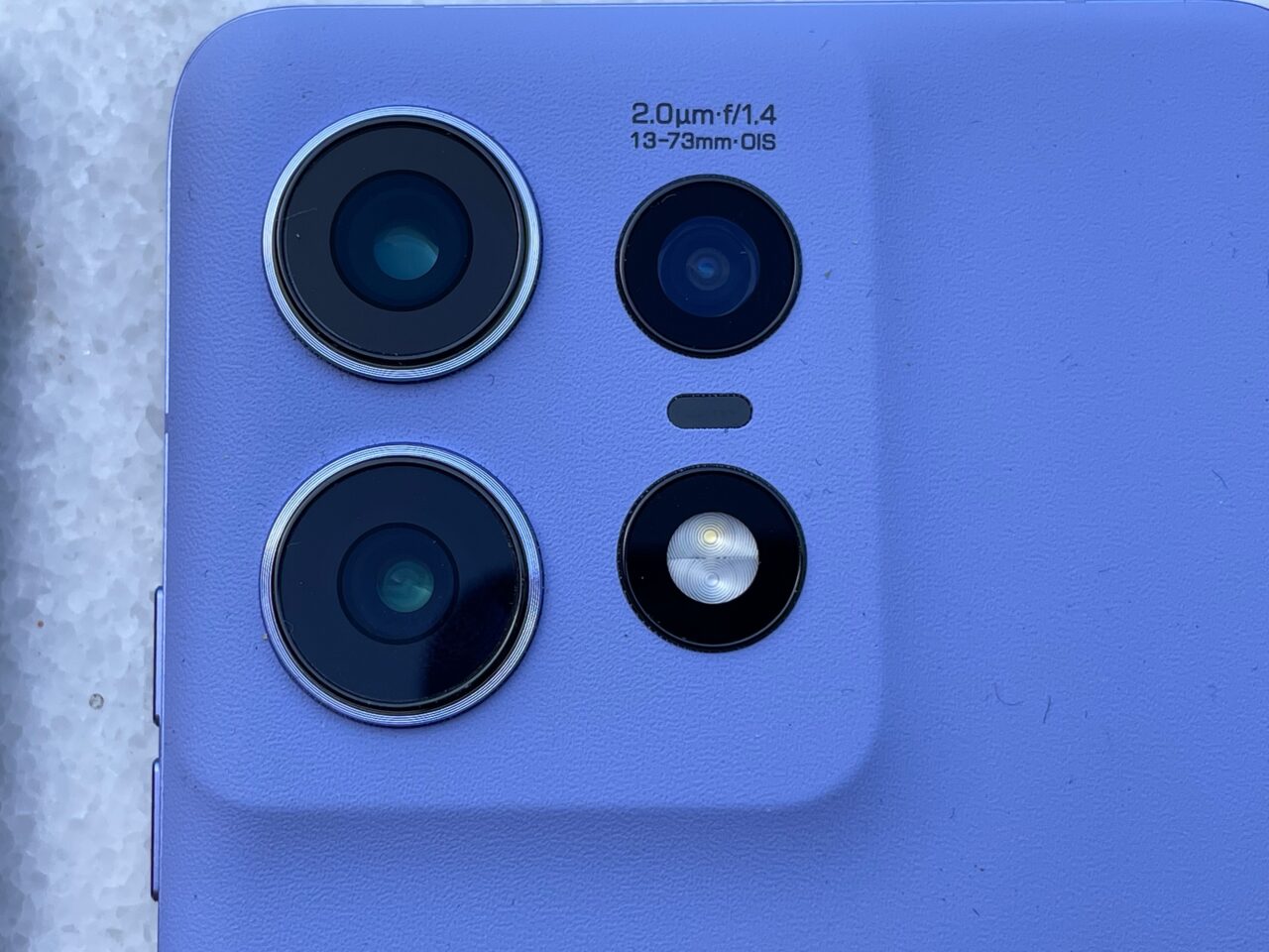 Motorola Edge 50 Pro - zbliżenie na aparaty