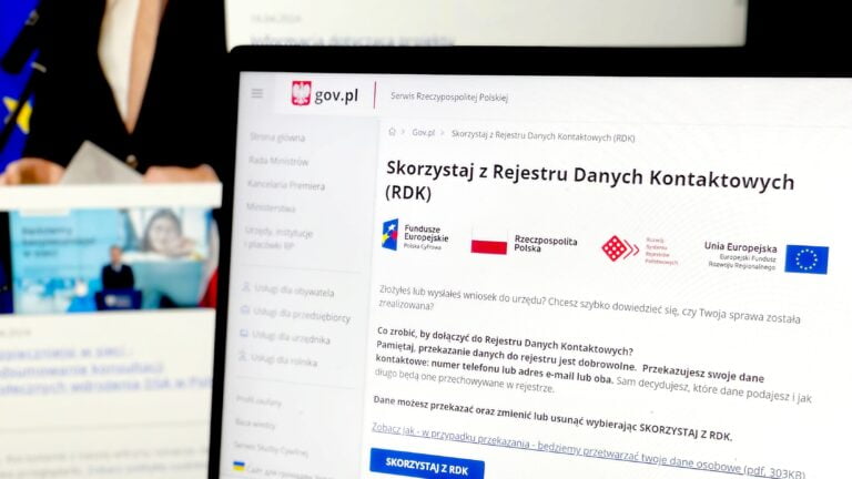 Strona internetowa gov.pl prezentująca informacje o Rejestrze Danych Kontaktowych (RDK) z logotypami Funduszy Europejskich, Rzeczypospolitej Polskiej i Unii Europejskiej.