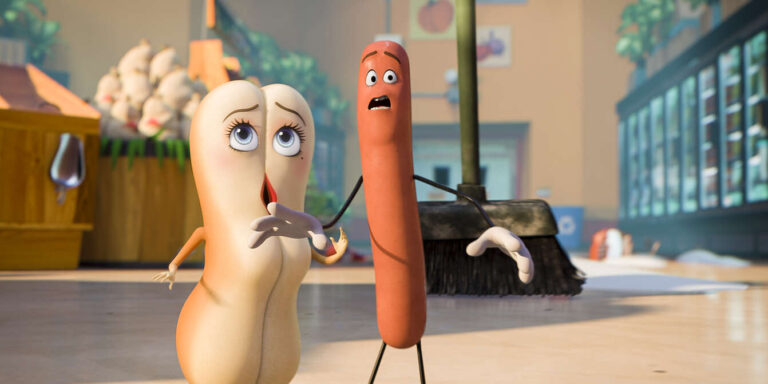 Animowane postacie, bułka hot dogowa i parówka, wyrażające zdziwienie i strach, stoją na tle supermarketu.