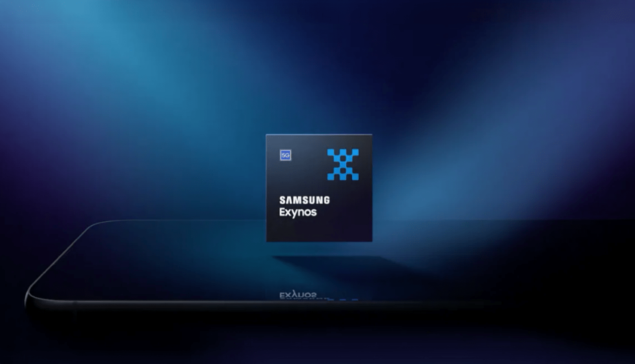 Grafika procesora Samsung Exynos na ciemnoniebieskim tle z napisem 5G na smartfonie.