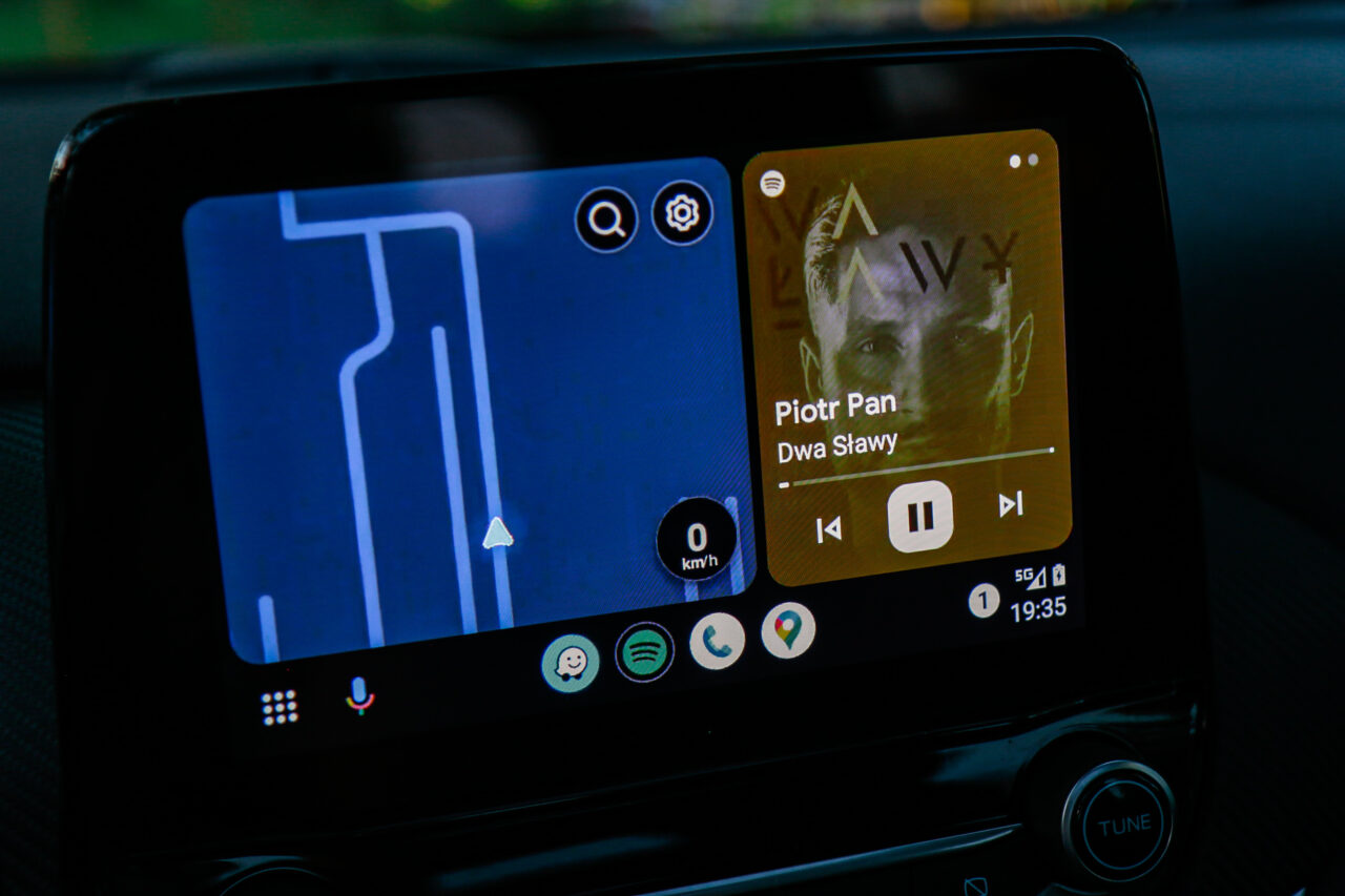 Ekran Android Auto w Ford Puma ST X podczas testu
