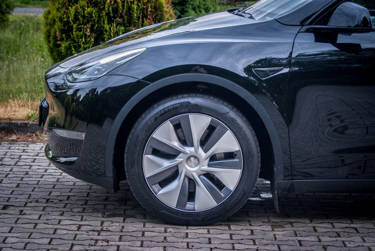 Tesla Model Y AWD Long Range