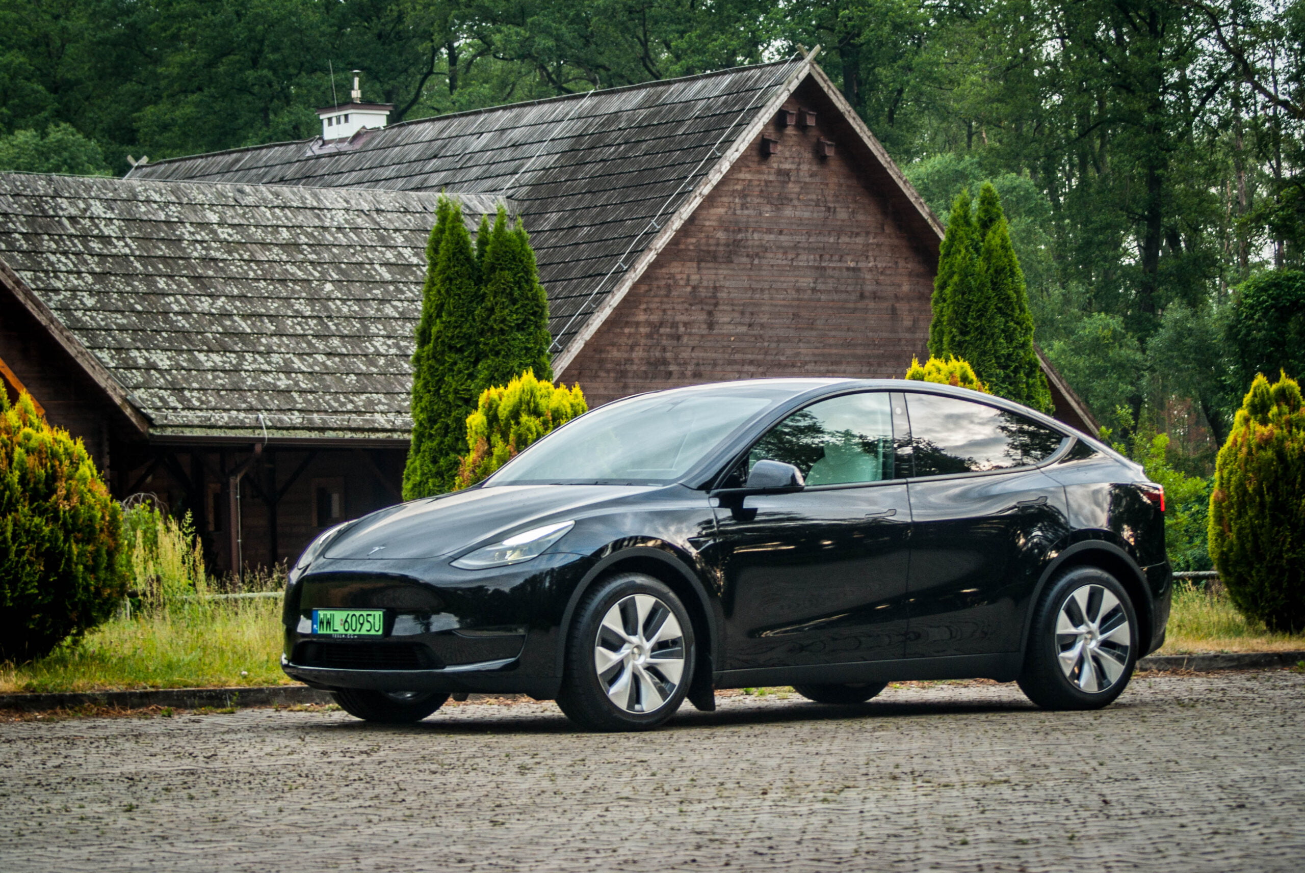 Tesla Model Y AWD Long Range