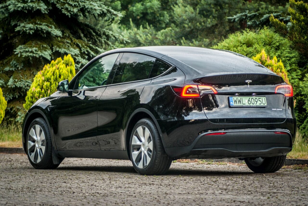 Tesla Model Y AWD Long Range