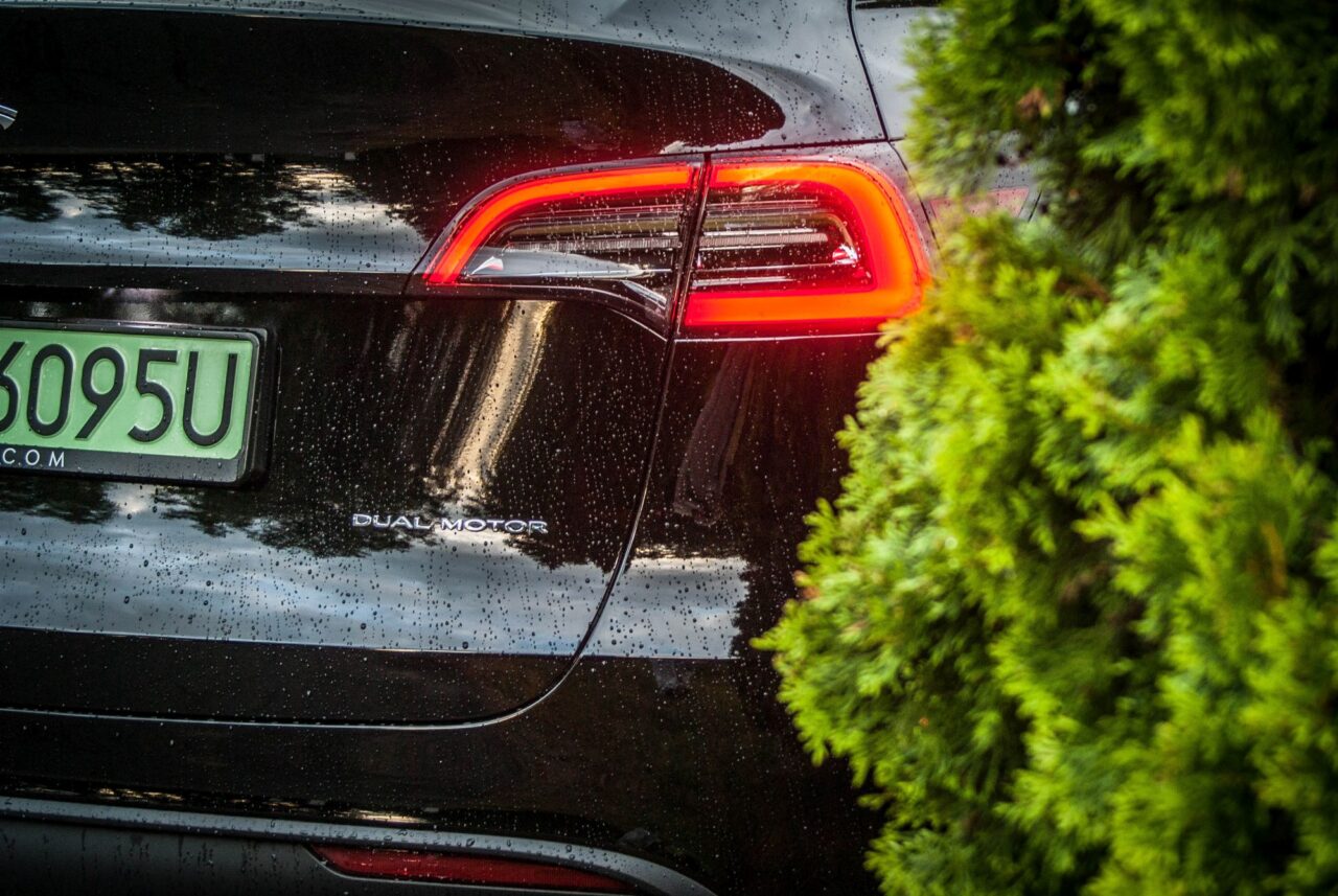 Tesla Model Y AWD Long Range