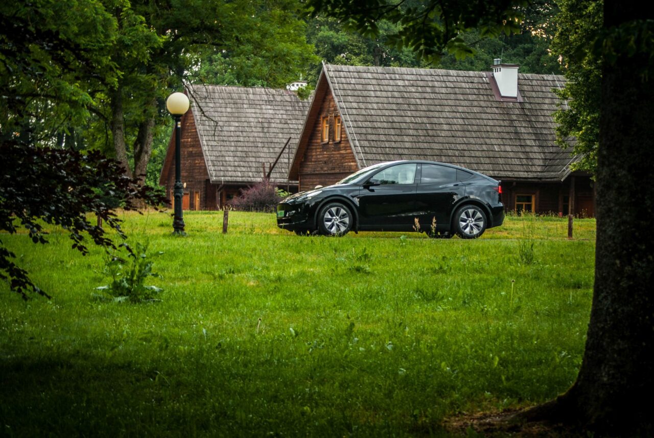 Tesla Model Y AWD Long Range