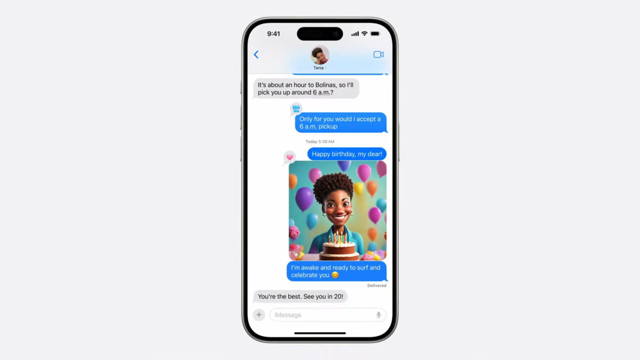 Zrzut ekranu iPhone'a z otwartą aplikacją iMessage, w której odbywa się rozmowa tekstowa na temat zbierania się i życzeń urodzinowych.