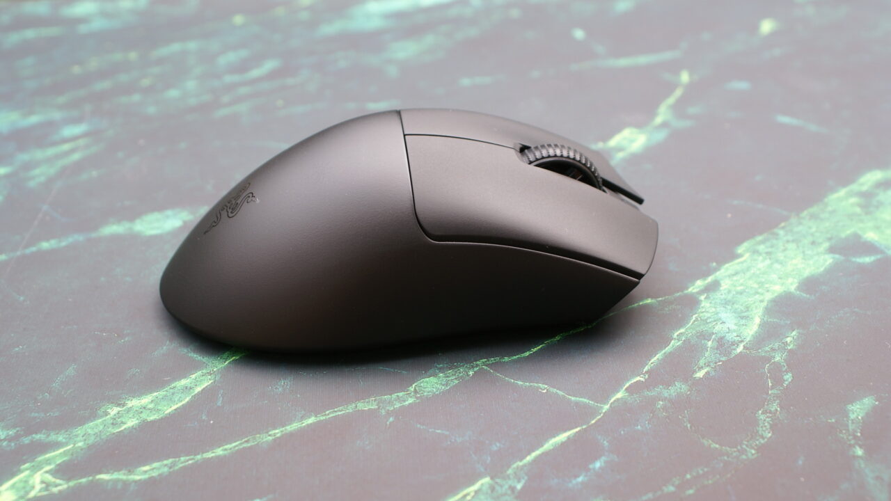 Prawy bok myszki Razer DeathAdder V3 Pro