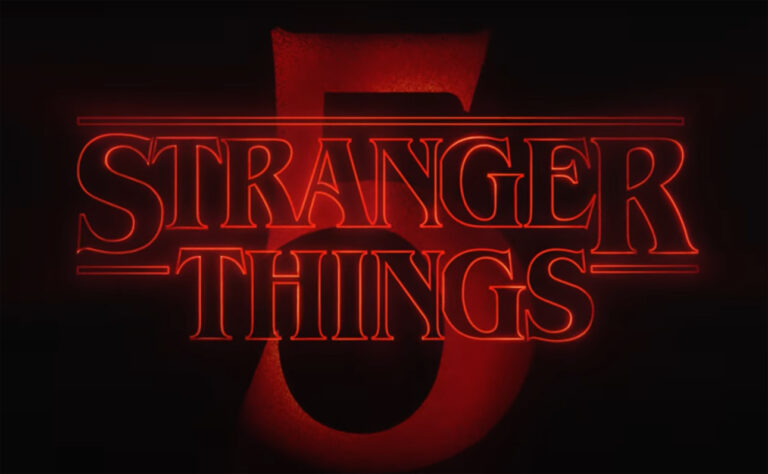Logo "Stranger Things 5" na czarnym tle.