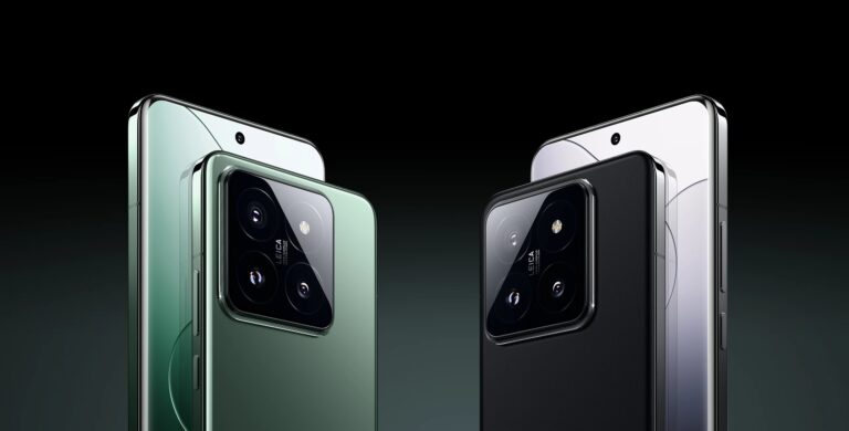Dwa smartfony z trzema tylnymi aparatami w kolorach zielonym i czarnym na ciemnym tle.