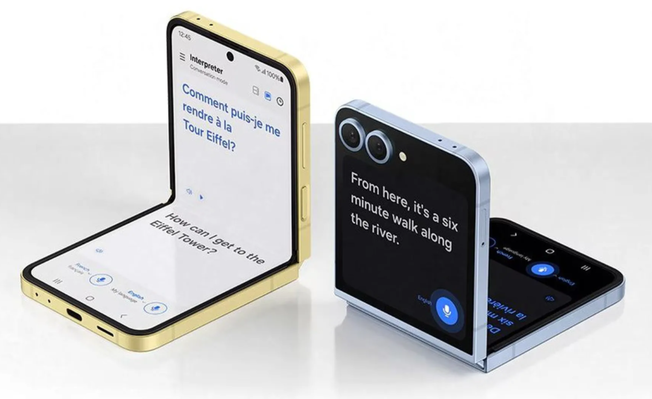 Dwa składane smartfony, jeden złoty z wyświetlaczem otwartym i tekstem w języku francuskim i angielskim, drugi srebrny z tekstem w języku angielskim.