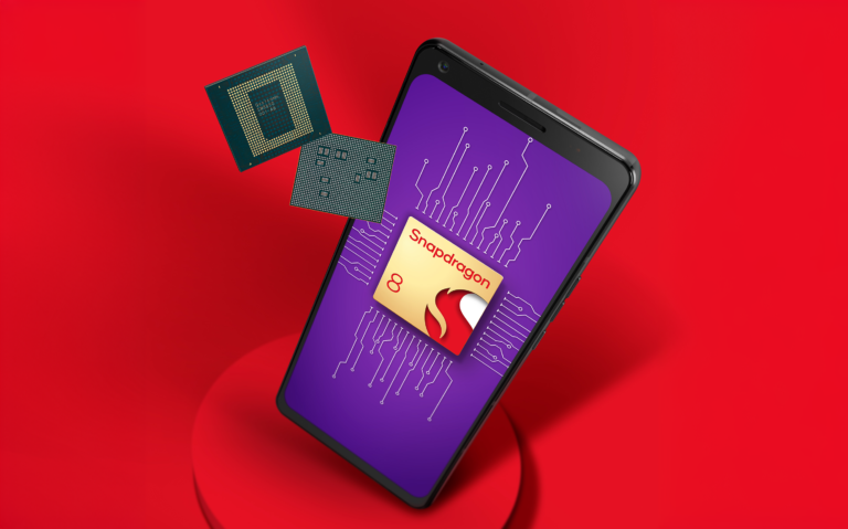 Smartfon z grafiką układu scalonego Snapdragon 8 na ekranie, na czerwonym tle, z unoszonymi chipami w pobliżu.