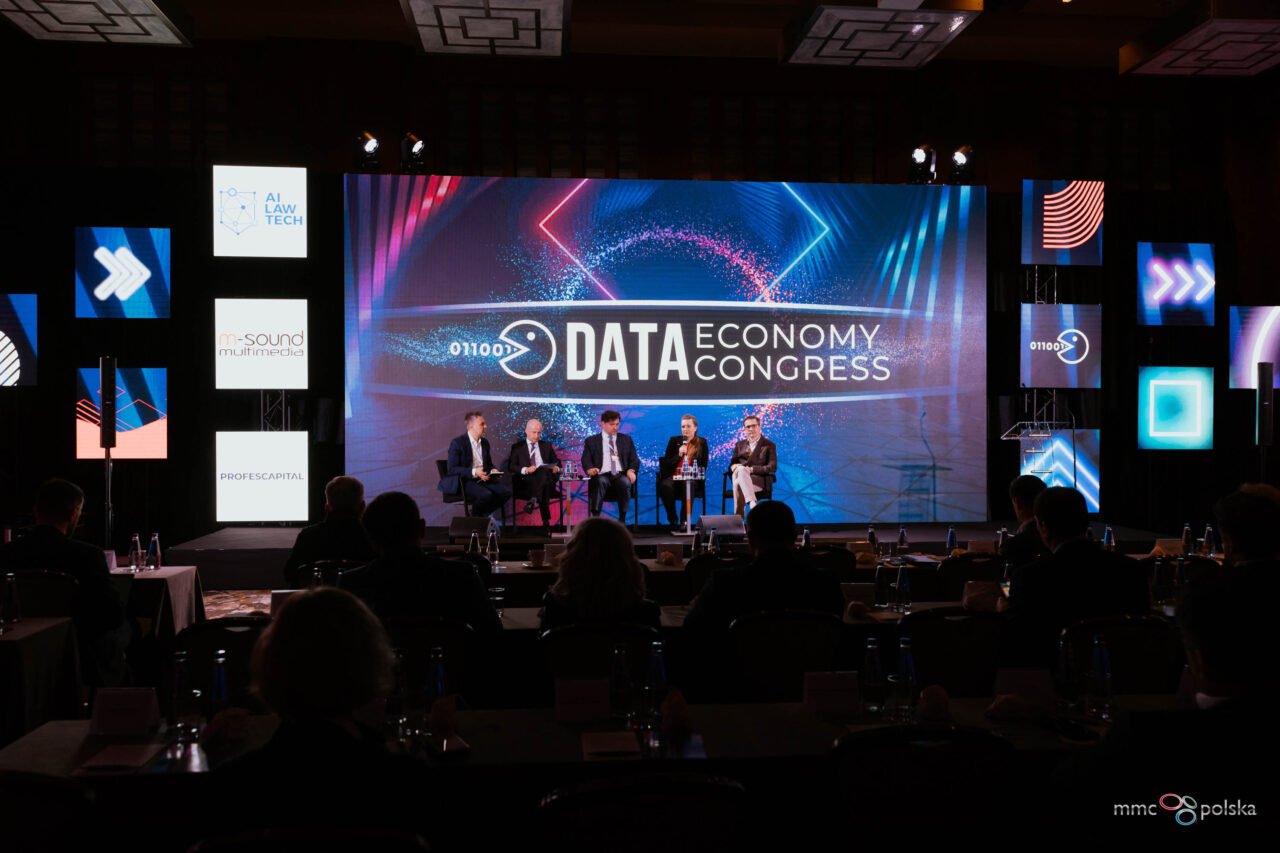 Panel dyskusyjny podczas kongresu Data Economy Congress.