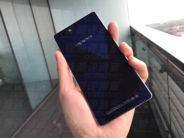 New-real-life-photos-of-the-Oppo-R1C-surface