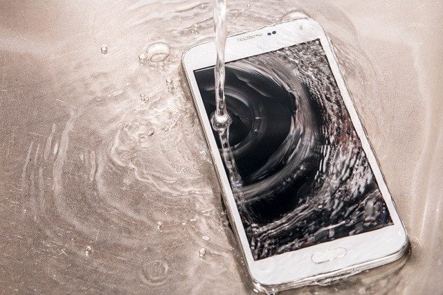 smart-phone-water-damage
