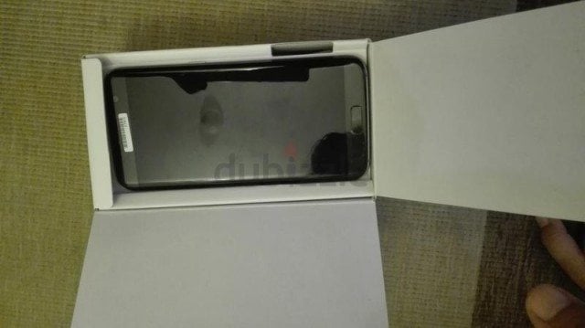 Purported-Galaxy-S7-Edge-leaks-in-Dubai-with-prices-and-box-contents (2)