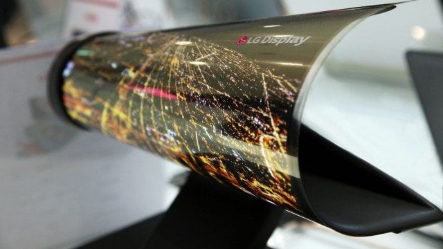 ces_2016_18_inch_rollable_oled-0-0