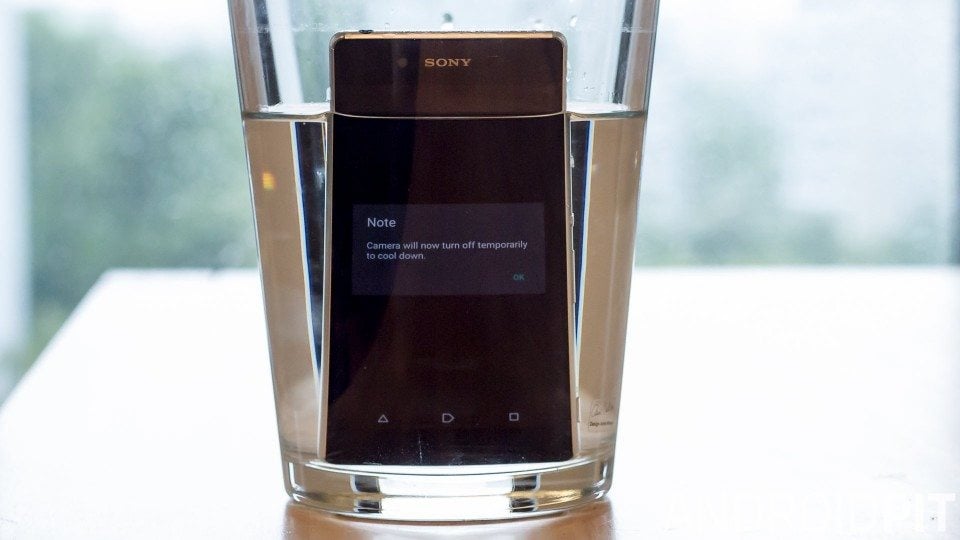 AndroidPIT-Sony-Xperia-Z3-plus-water
