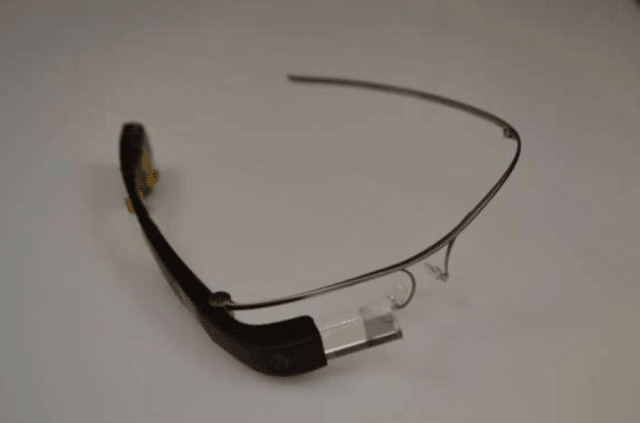 Images-of-the-Google-Glass-Enterprise-Edition-and-the-FCC-label-that-will-be-affixed-on-the-wearable.jpg