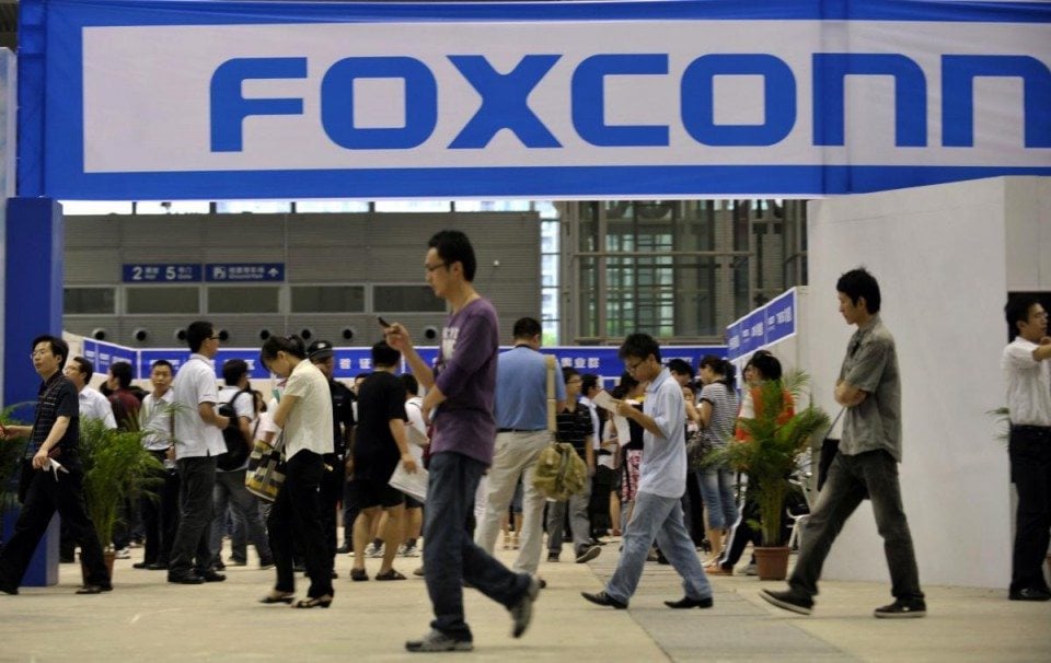 Foxcon wypłaca premie za powrót do pracy